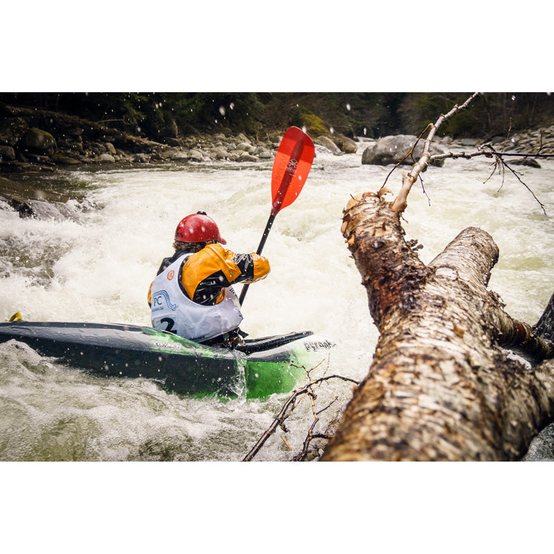 Foam Core vs. Fiberglass Whitewater Kayak Paddles